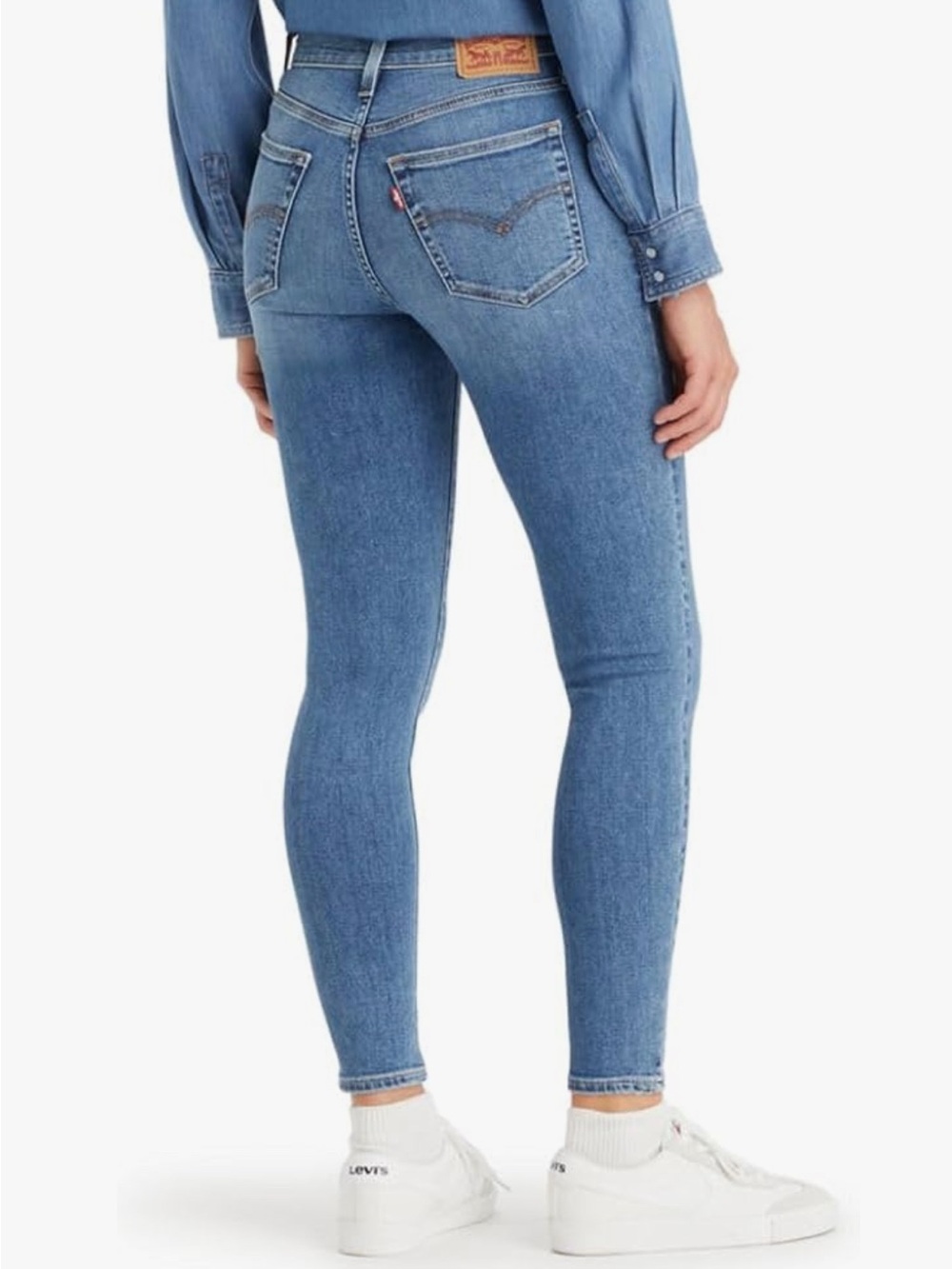 Levi's 720 Women's Skinny Jeans in Light Blue Wash Size 32